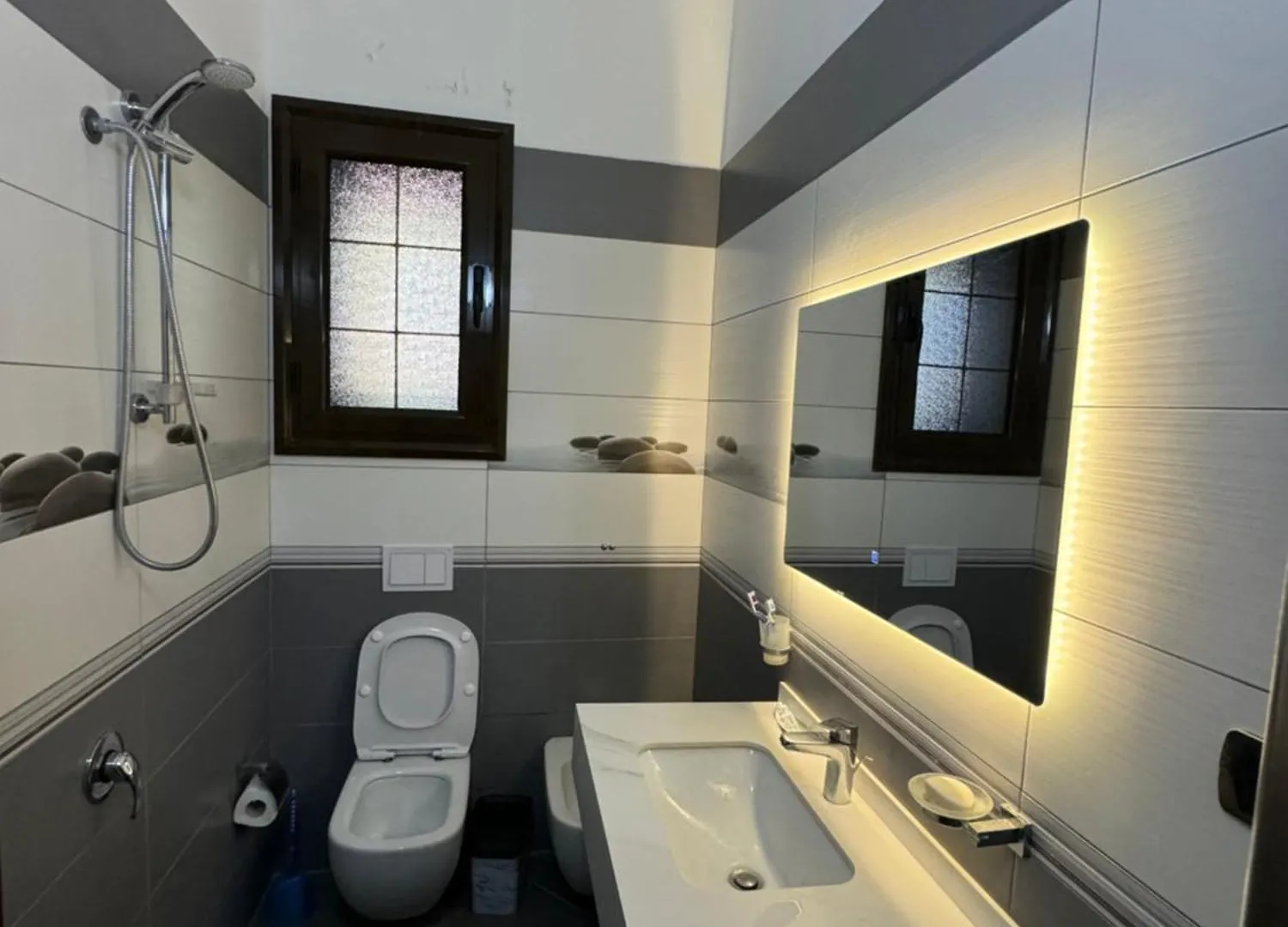 ヴィラ Vila Roan Vlorë