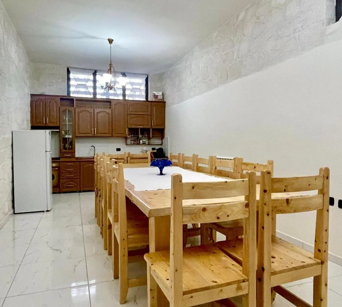 Vila Roan Vlorë