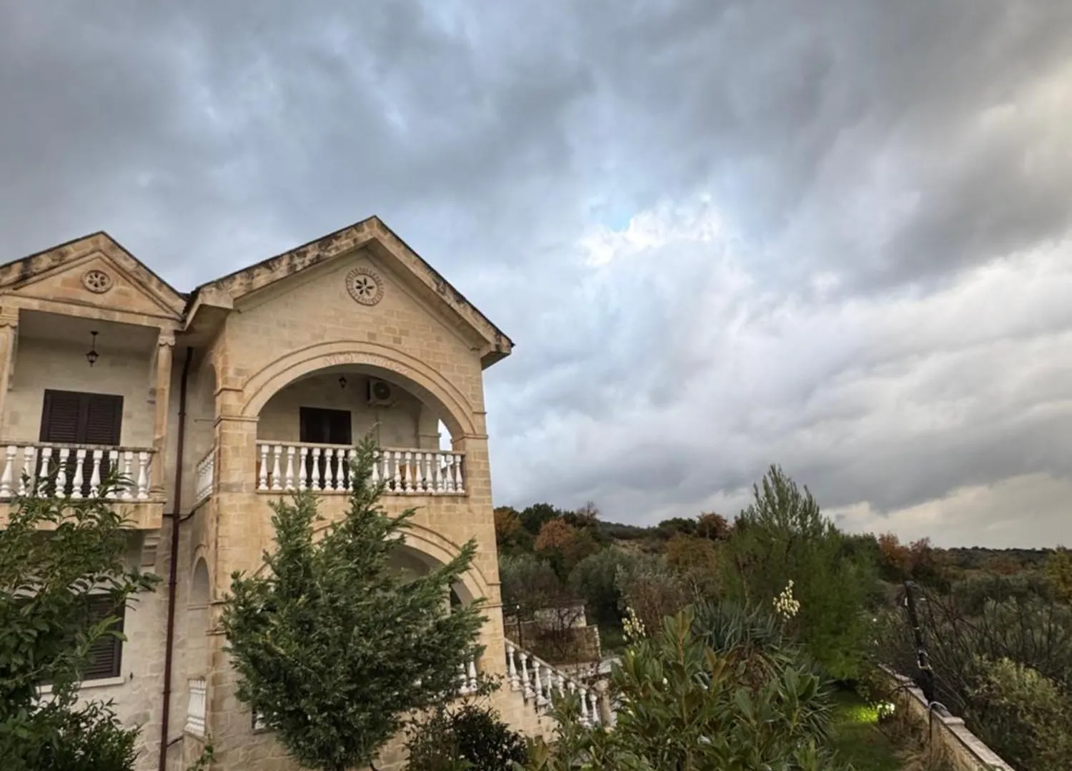 ヴィラ Vila Roan Vlorë