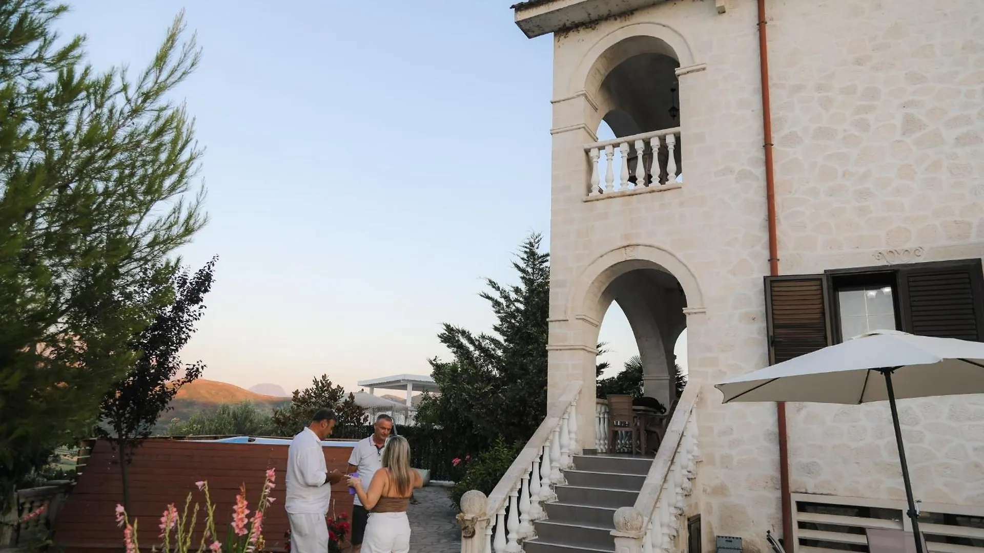 ヴィラ Vila Roan Vlorë