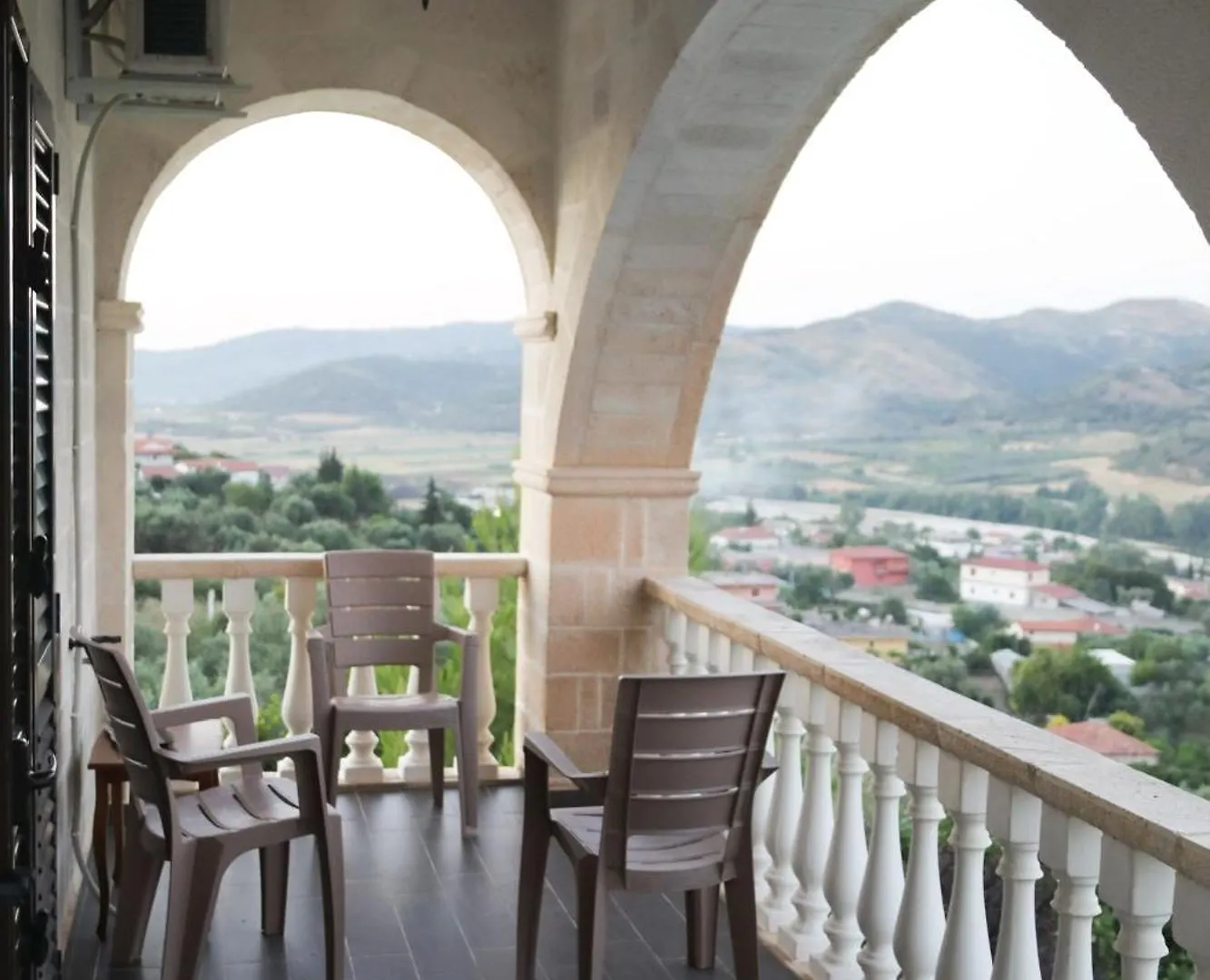 Vila Roan Avlonya 0*,
